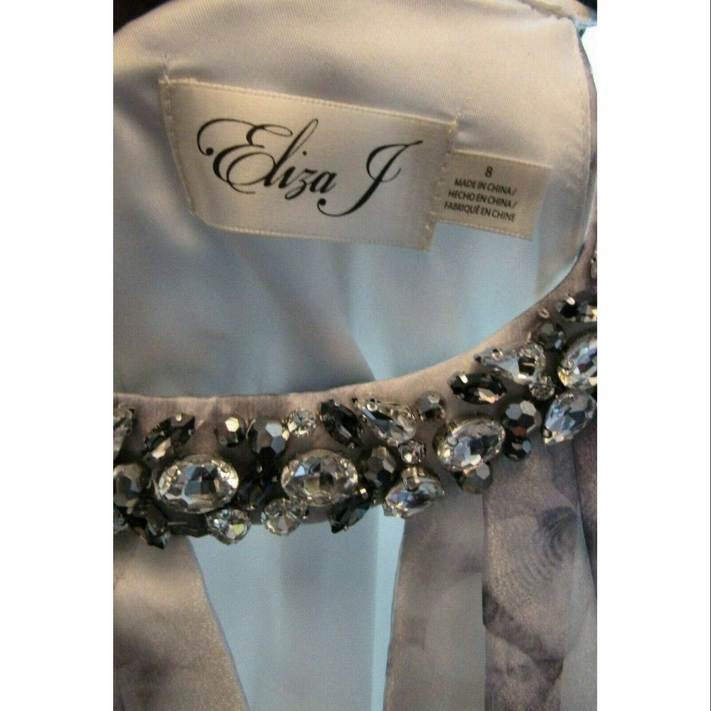 Eliza J Beaded Ballgown With Embellished Neckline, White and Grey, Womens Size 8 - Picture 6 of 6